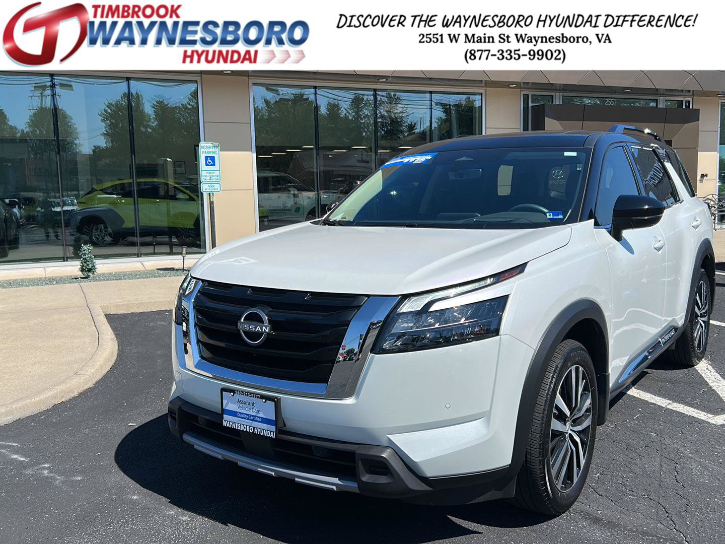 Used 2025 Nissan Pathfinder Platinum AWD/4WD image 1