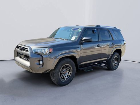 Used 2020 Toyota 4Runner SR5 image 7