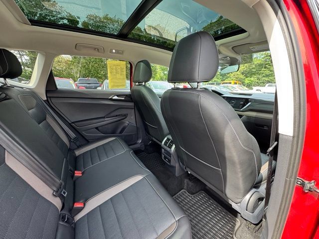 Certified 2022 Volkswagen Taos SEL w/ Panoramic Sunroof Package AWD/4WD image 23