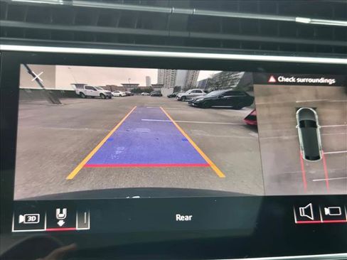 Used 2021 Audi Q8 Prestige w/ Prestige Package image 9