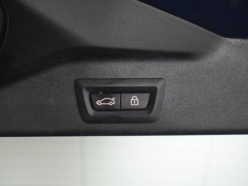 Used 2022 BMW X5 xDrive40i w/ Premium Package image 12