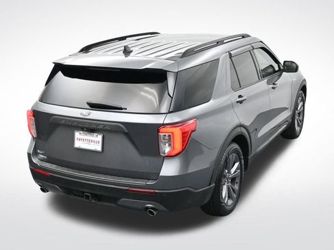 Used 2022 Ford Explorer XLT w/ Equipment Group 202A image 25