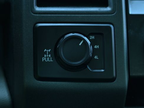 Used 2020 Ford F250 XL w/ STX Appearance Package image 28