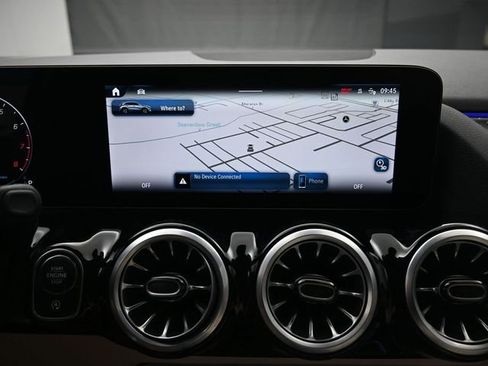 Used 2025 Mercedes-Benz GLA 250 GLA 250 image 11