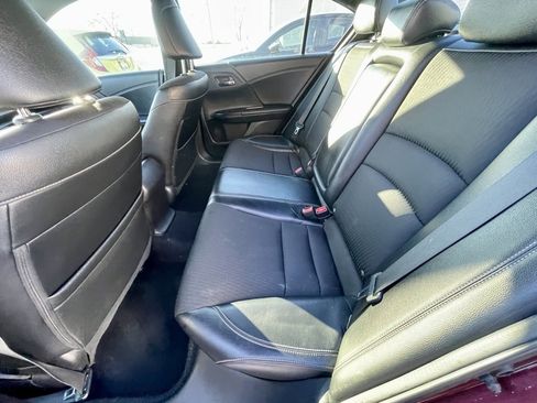 Used 2016 Honda Accord Sport image 10