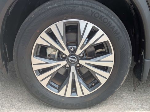 Used 2023 Nissan Rogue SV FWD image 31