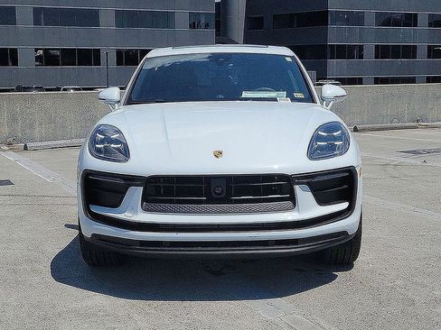 Used 2024 Porsche Macan Turbo image 6
