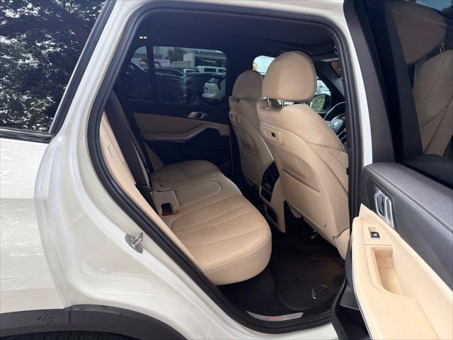 Used 2021 BMW X5 xDrive40i w/ Convenience Package AWD/4WD image 22