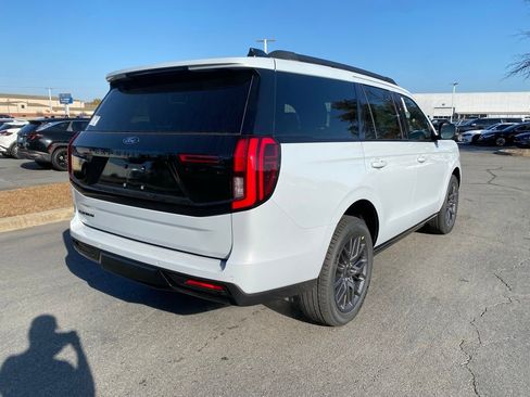 New 2025 Ford Expedition Platinum w/ Stealth Performance Package image 7