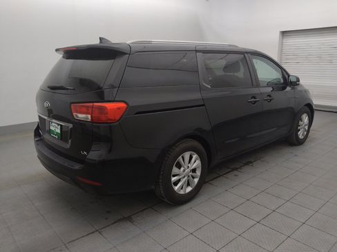 Used 2017 Kia Sedona LX w/ LX Essentials Premium Package FWD image 10