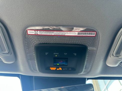New 2026 Toyota Prius Plug-In Hybrid FWD image 38