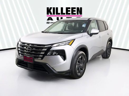 Used 2024 Nissan Rogue SV AWD/4WD image 3