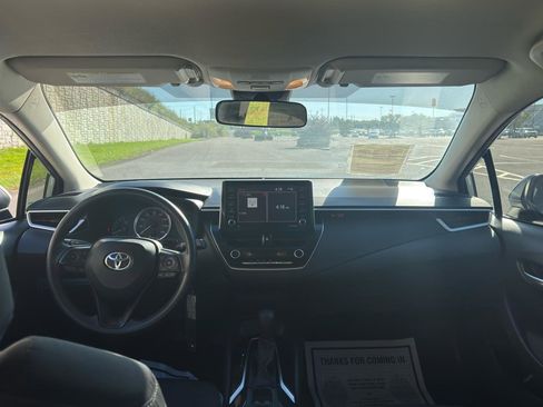 Used 2021 Toyota Corolla LE image 12