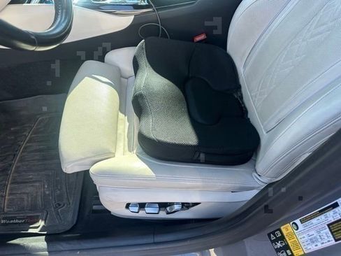 Used 2021 BMW M550i xDrive w/ Premium Package image 41