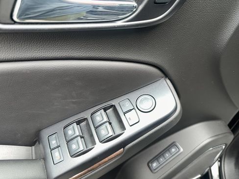 Used 2018 Chevrolet Tahoe LT image 24