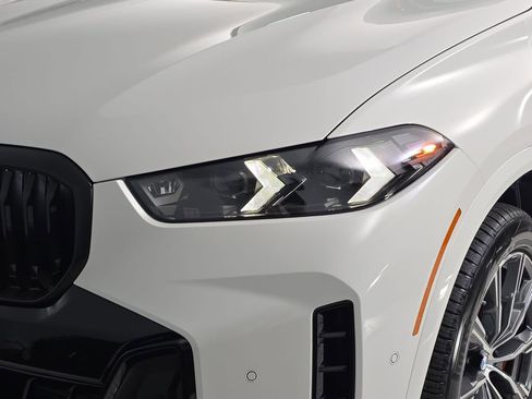 New 2026 BMW X5 xDrive50e w/ M Sport Package image 31