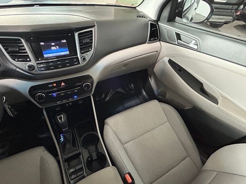 Used 2017 Hyundai Tucson SE image 11