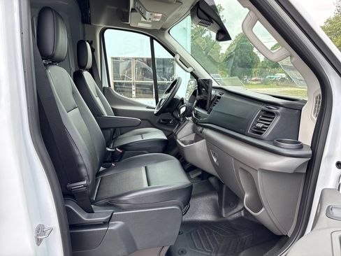 New 2026 Ford Transit 250 148 Medium Roof RWD image 5