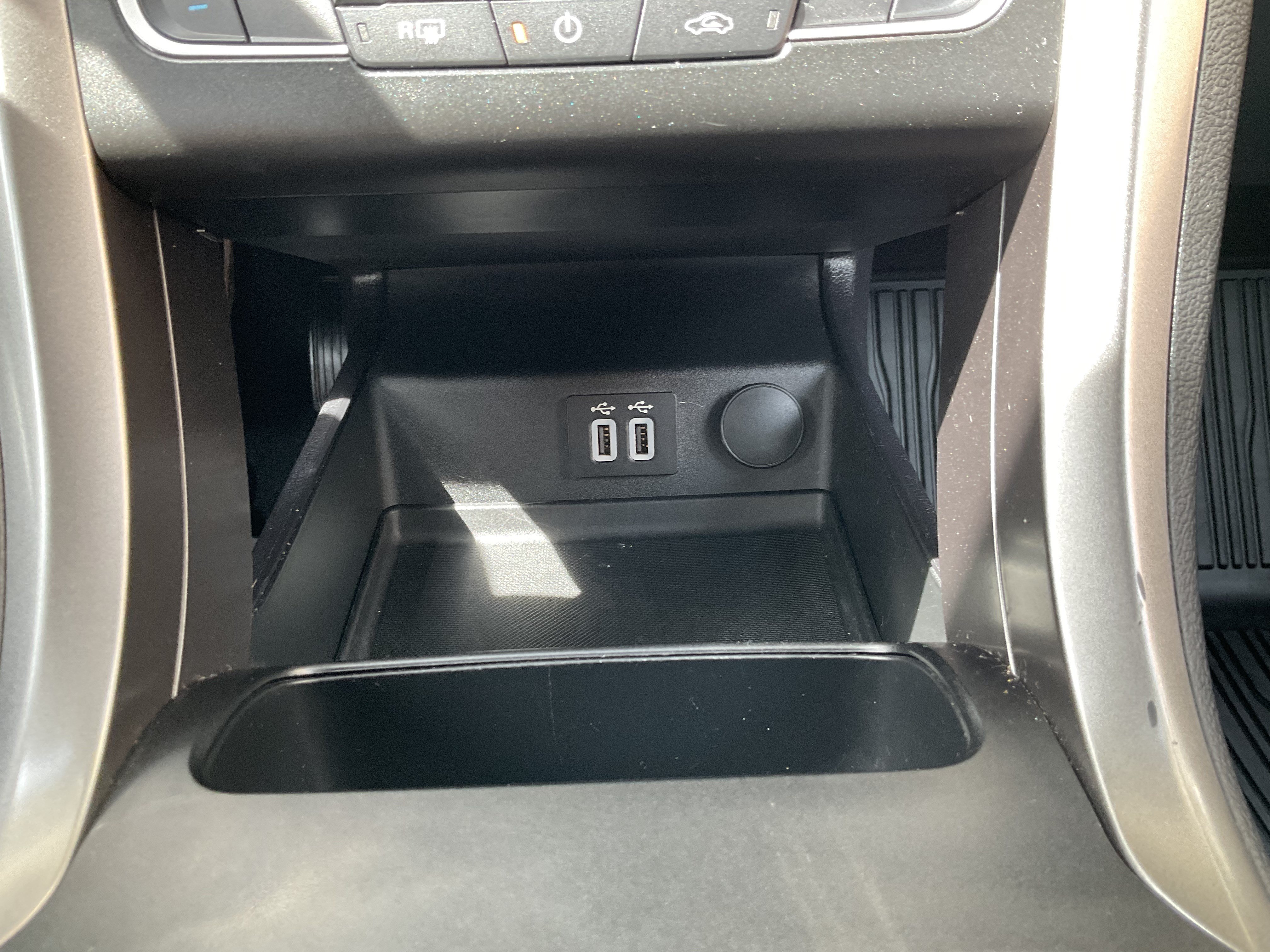 Used 2020 Ford Fusion SE AWD/4WD image 17