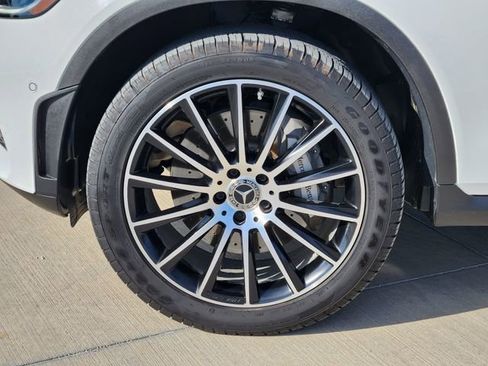 Used 2023 Mercedes-Benz GLC 300 4MATIC Coupe image 11