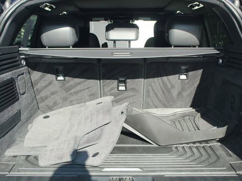 Used 2023 Land Rover Range Rover Sport SE image 12