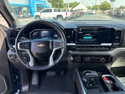 Used 2023 Chevrolet Silverado 1500 LTZ AWD/4WD image 15