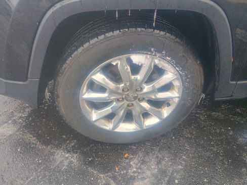 Used 2016 Jeep Cherokee Limited image 4