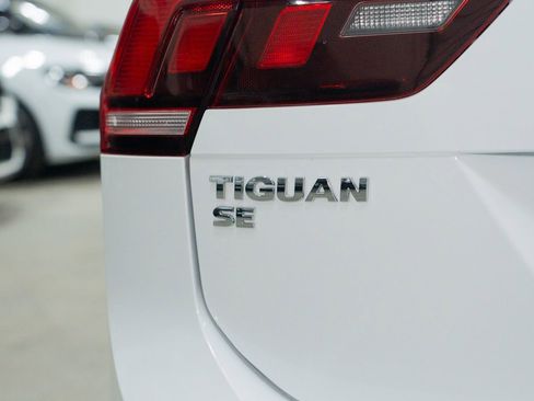 Used 2020 Volkswagen Tiguan SE R-Line w/ 3rd Row Seat Package image 9