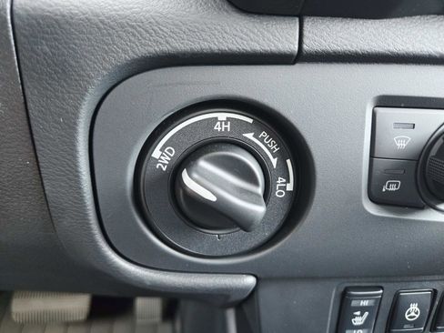 Used 2025 Nissan Frontier PRO-4X w/ Pro Convenience Package image 34