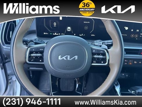 Used 2025 Kia Sorento SX Prestige w/ Olive Brown Leather Package image 39