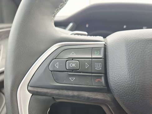 Used 2024 Jeep Grand Cherokee L Limited w/ Black Appearance Package image 23