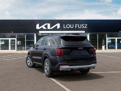 New 2026 Kia Sorento LX image 4