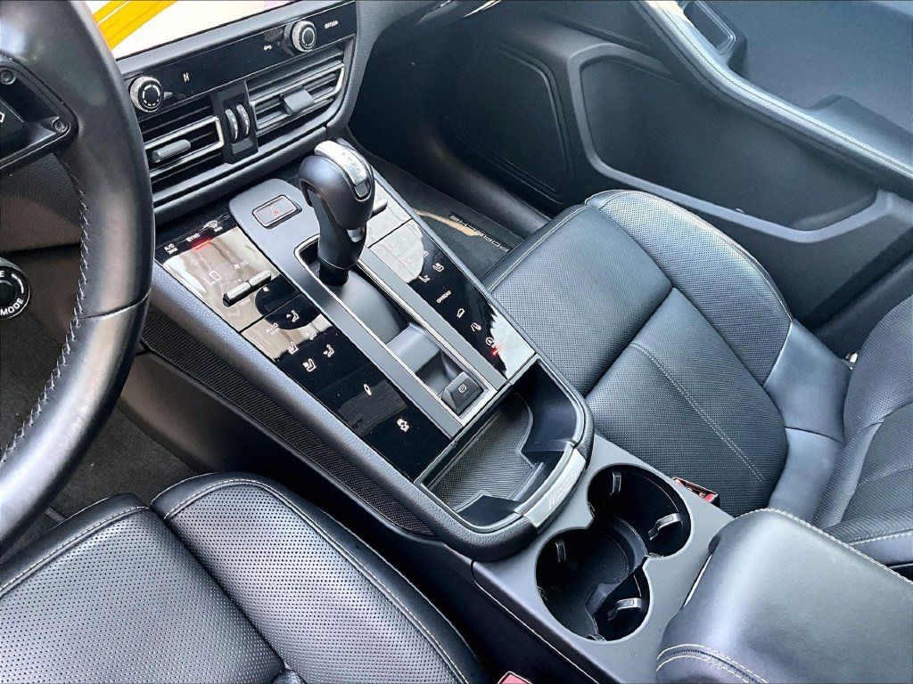 Certified 2023 Porsche Macan Turbo AWD/4WD image 20