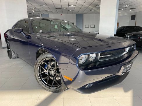 Used 2013 Dodge Challenger R/T image 1