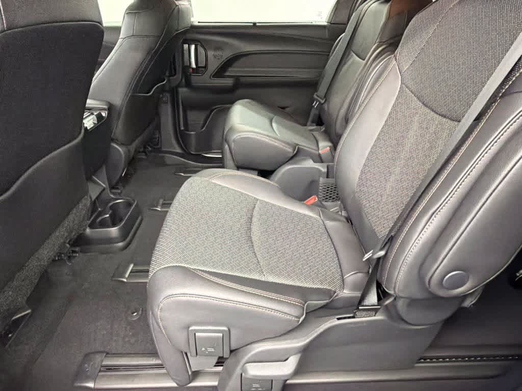 Certified 2026 Toyota Sienna Limited FWD image 39