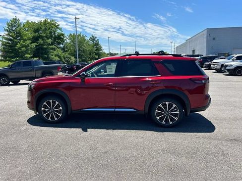 New 2026 Nissan Pathfinder Platinum w/ Cargo Package AWD/4WD image 6