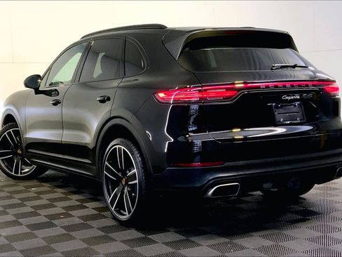 Used 2022 Porsche Cayenne image 6