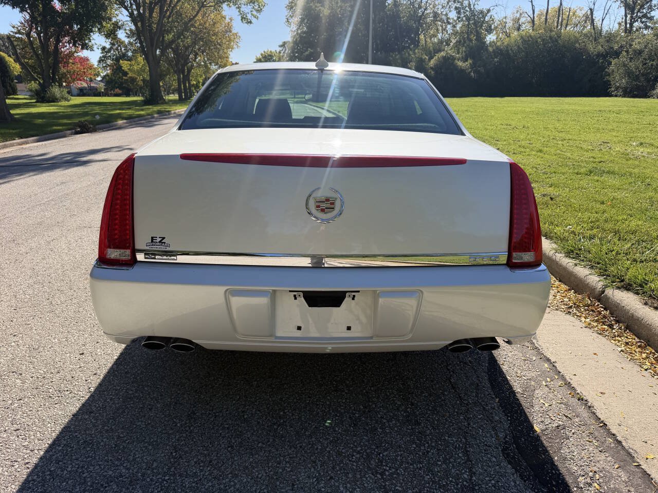 Used 2011 Cadillac DTS FWD image 4