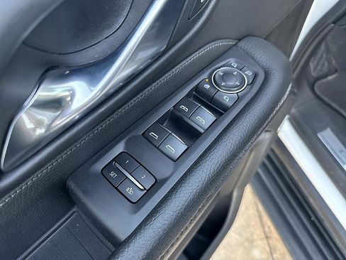 Used 2023 GMC Yukon Denali image 10