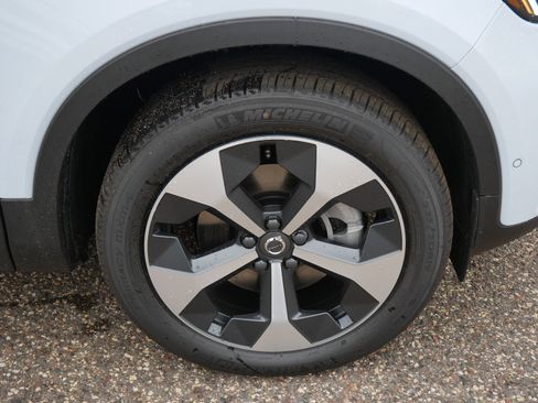 New 2026 Volvo XC40 B5 Plus w/ Protection Package Premier image 4