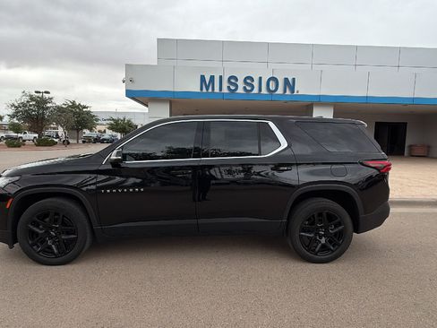 Used 2023 Chevrolet Traverse LS w/ Safety Package FWD image 2