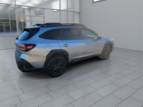Used 2023 Subaru Outback Onyx Edition image 8