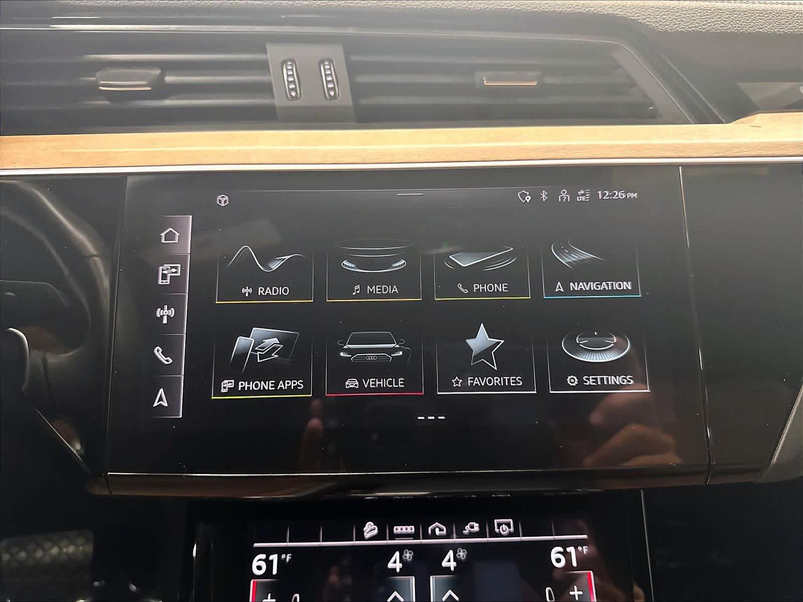 Used 2024 Audi Q8 e-tron Premium Plus w/ Premium Plus Package AWD/4WD image 9