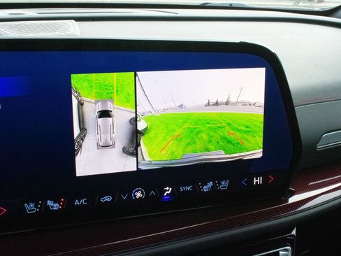 Certified 2024 Chevrolet Traverse RS image 26