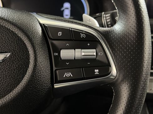 Used 2023 Genesis G70 2.0T image 28