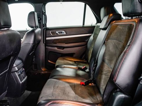 Used 2019 Ford Explorer XLT w/ Equipment Group 202A image 17