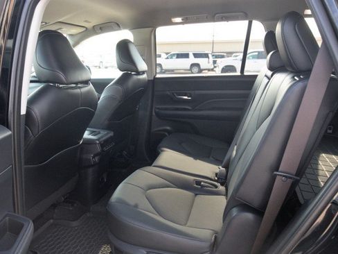 Used 2024 Toyota Grand Highlander AWD image 26