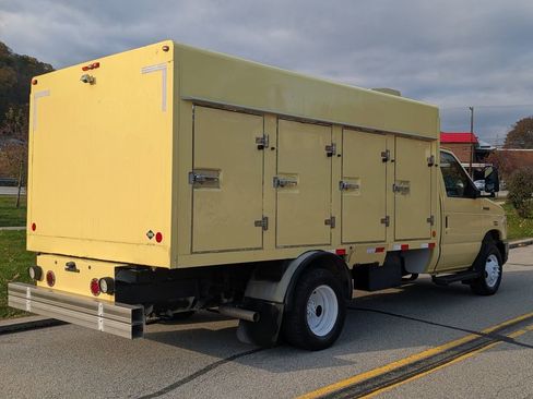 Used 2019 Ford E-450 and Econoline 450 Super Duty w/ Power Windows & Locks Group image 5