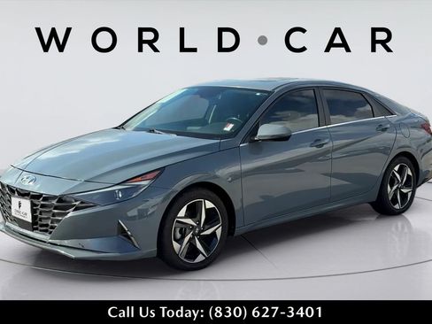 Used 2022 Hyundai Elantra SEL w/ Convenience + Premium Package FWD image 12