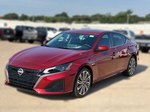 New 2026 Nissan Altima 2.5 SV FWD image 2